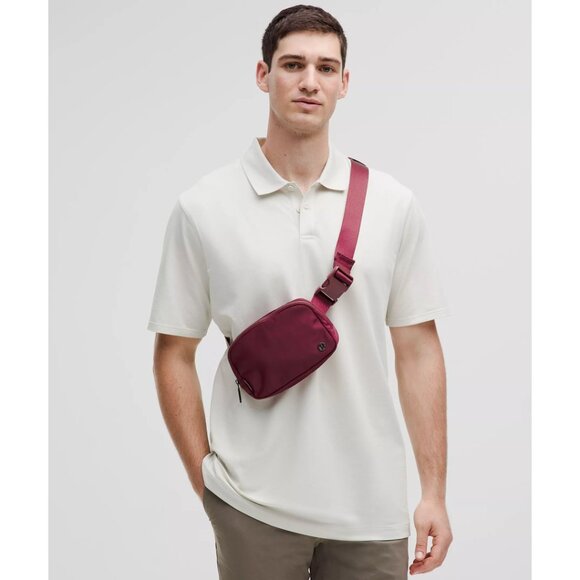 Everywhere Belt Bag 1L - Wine Berry - Picture 4 of 4